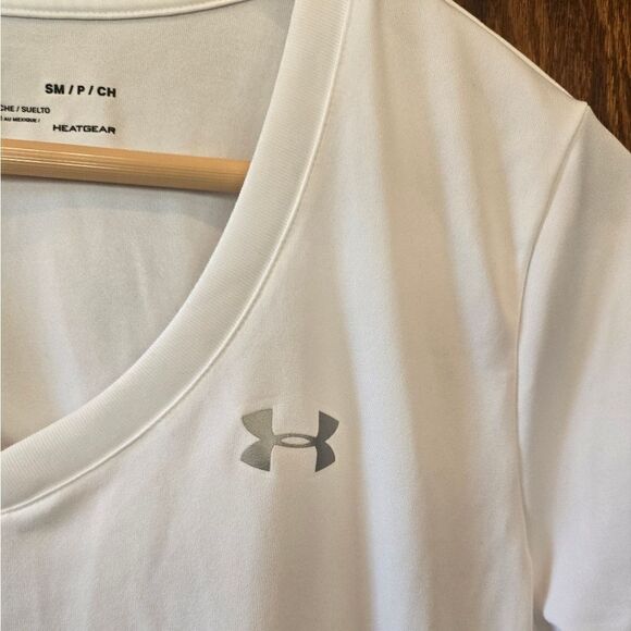 Under Armour Heat Gear Loose Fit V Neck Polyester T Shirt - Picture 3 of 9